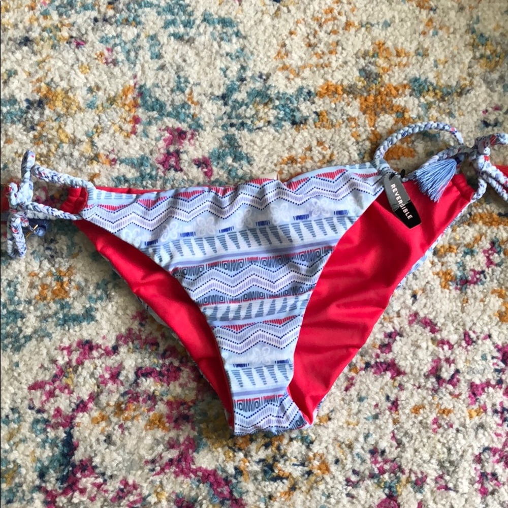 NWT Victoria’s Secret reversible bikini bottom S